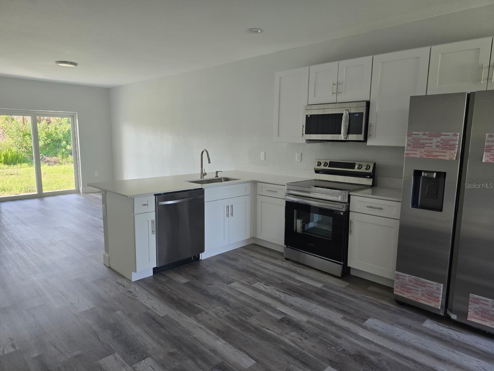 Image 15 of 39 For 12258 Henley Avenue B