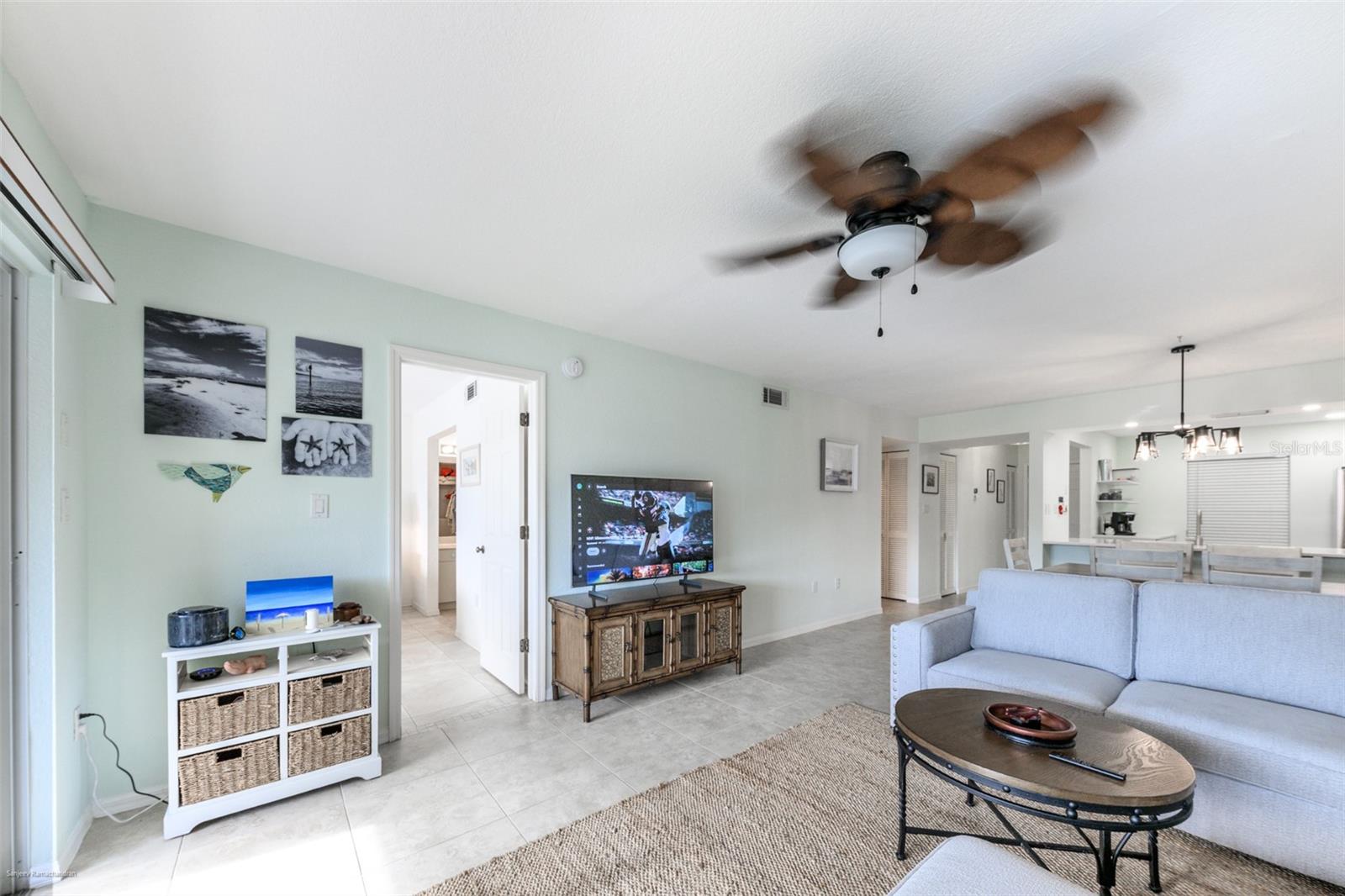 Image 19 of 51 For 220 Coldeway Drive 112
