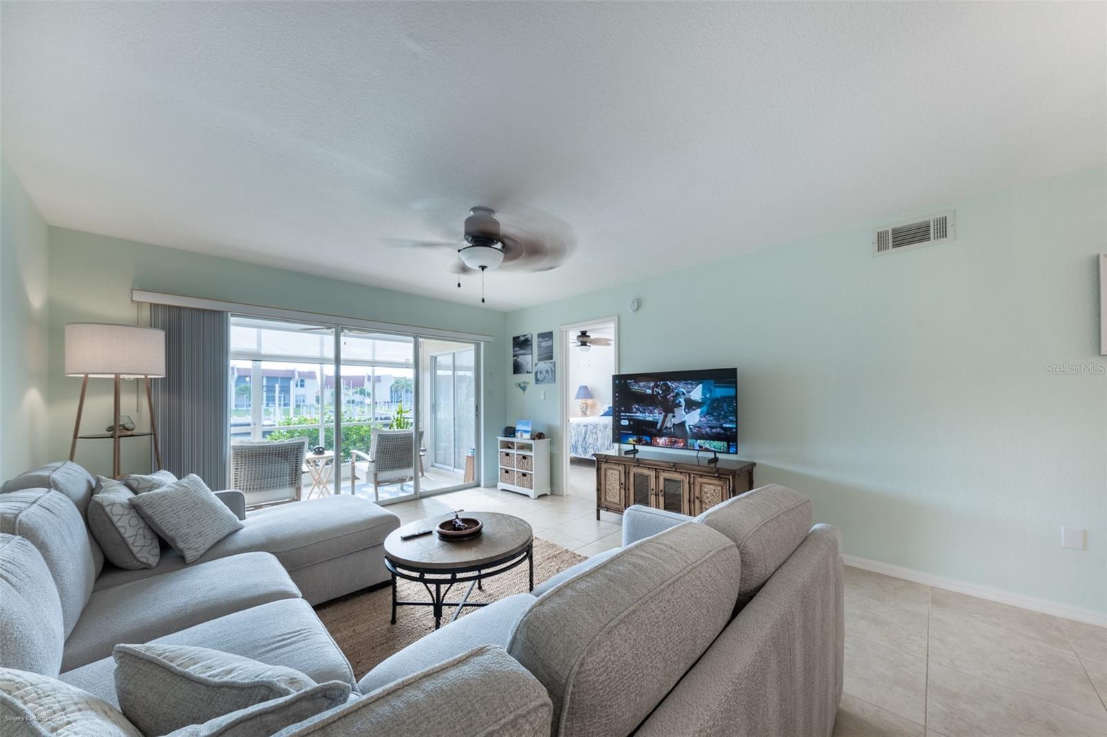 Image 22 of 51 For 220 Coldeway Drive 112