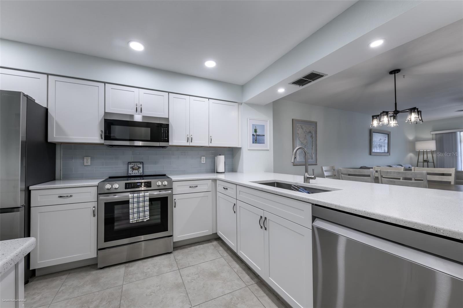 Image 6 of 51 For 220 Coldeway Drive 112
