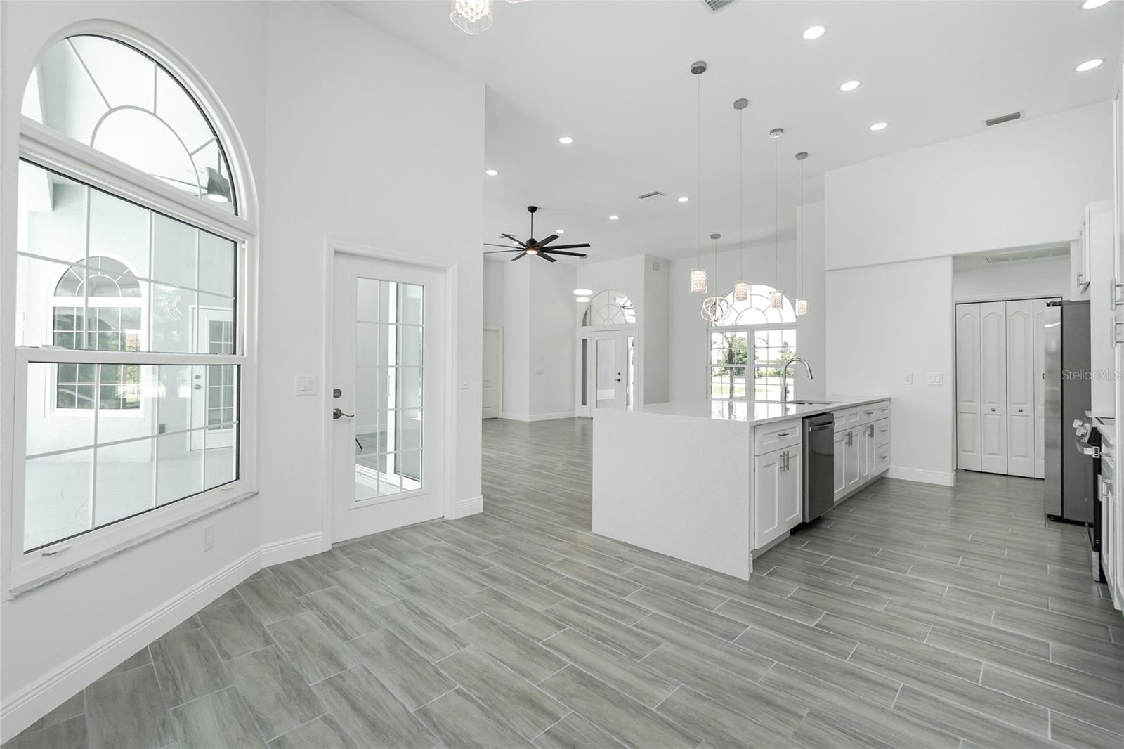 Image 18 of 51 For 443 Madrid Boulevard