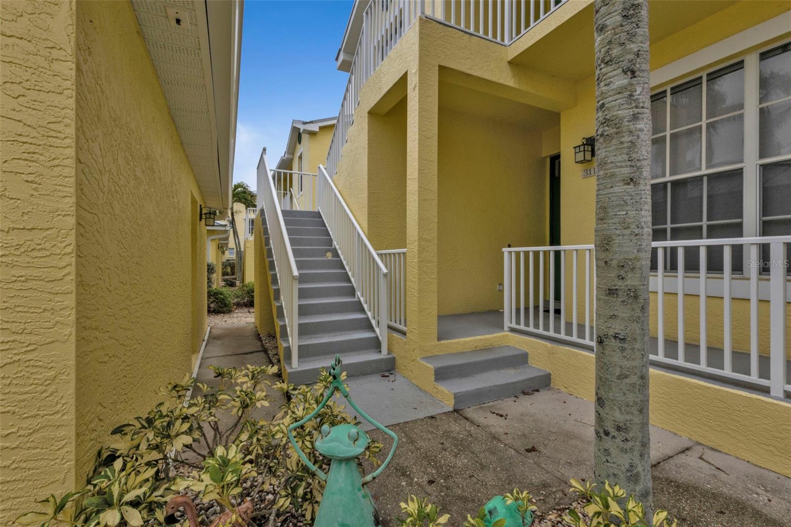 Image 8 of 43 For 2000 Bal Harbor Boulevard 321