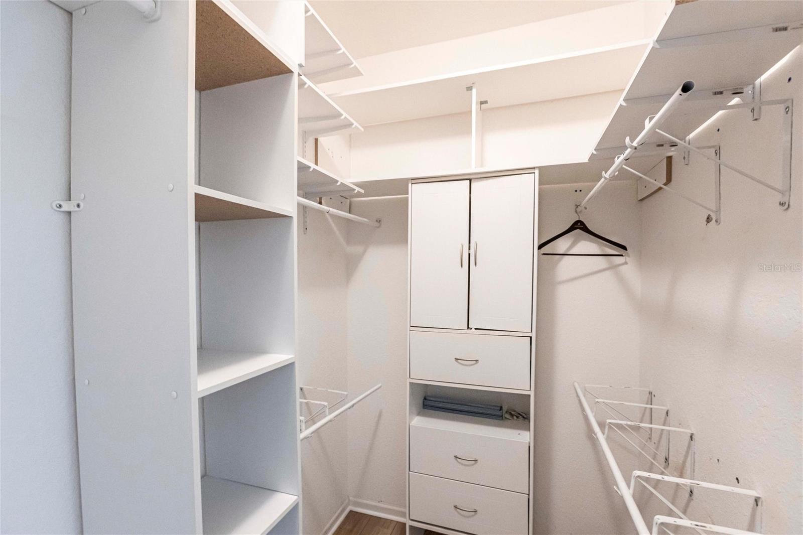 Image 18 of 51 For 14259 Reserve Court