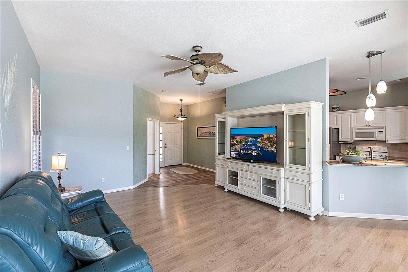 Image 4 of 51 For 14259 Reserve Court