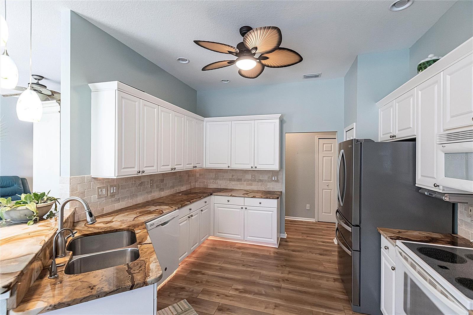 Image 7 of 51 For 14259 Reserve Court