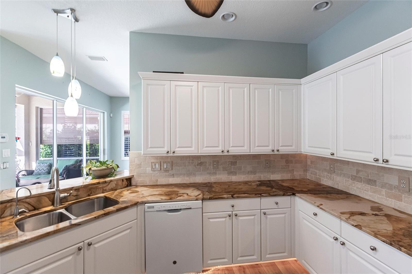 Image 8 of 51 For 14259 Reserve Court