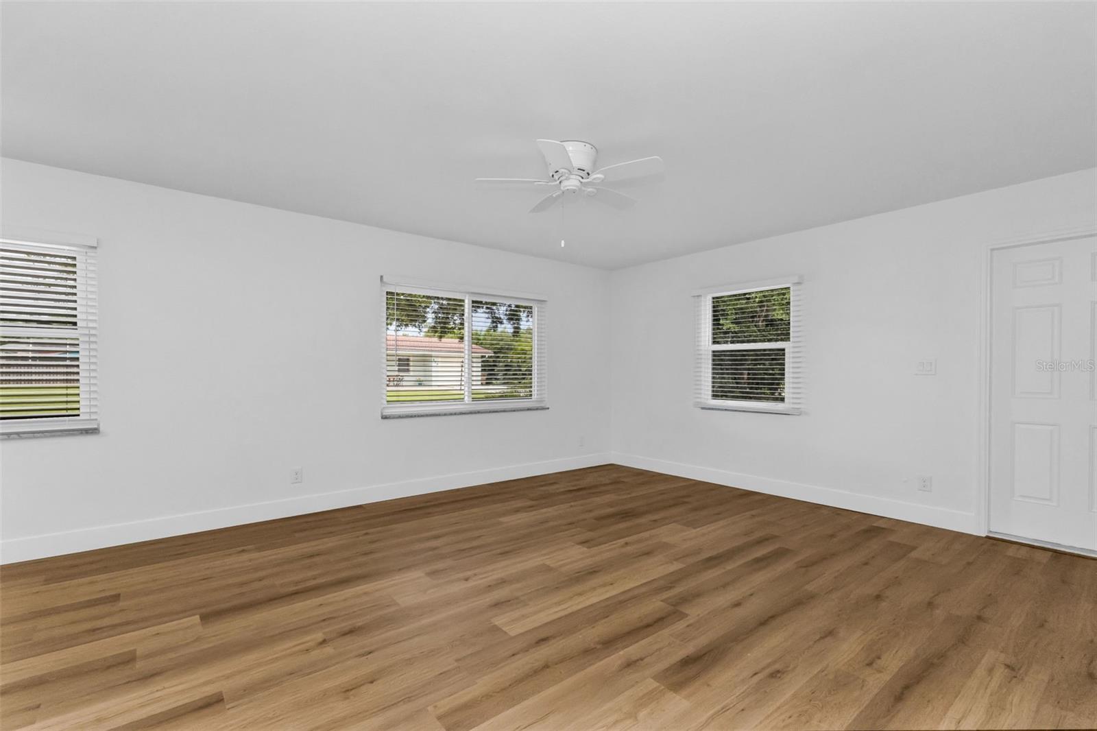 Image 13 of 89 For 418 Durrance Street