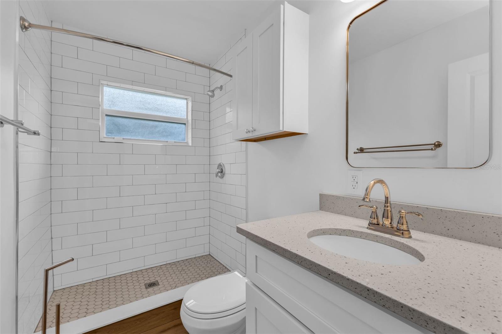 Image 17 of 89 For 418 Durrance Street