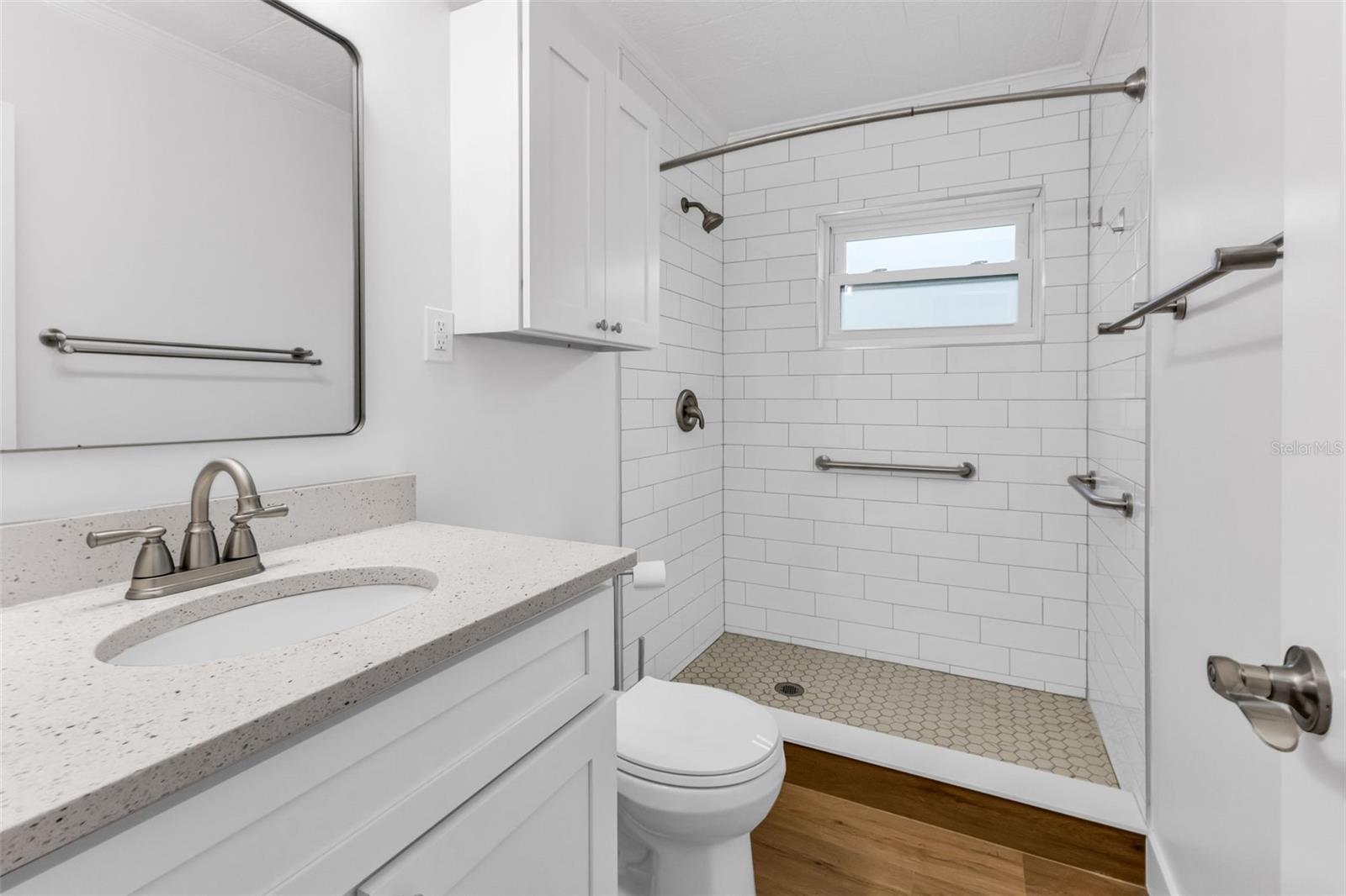 Image 27 of 89 For 418 Durrance Street