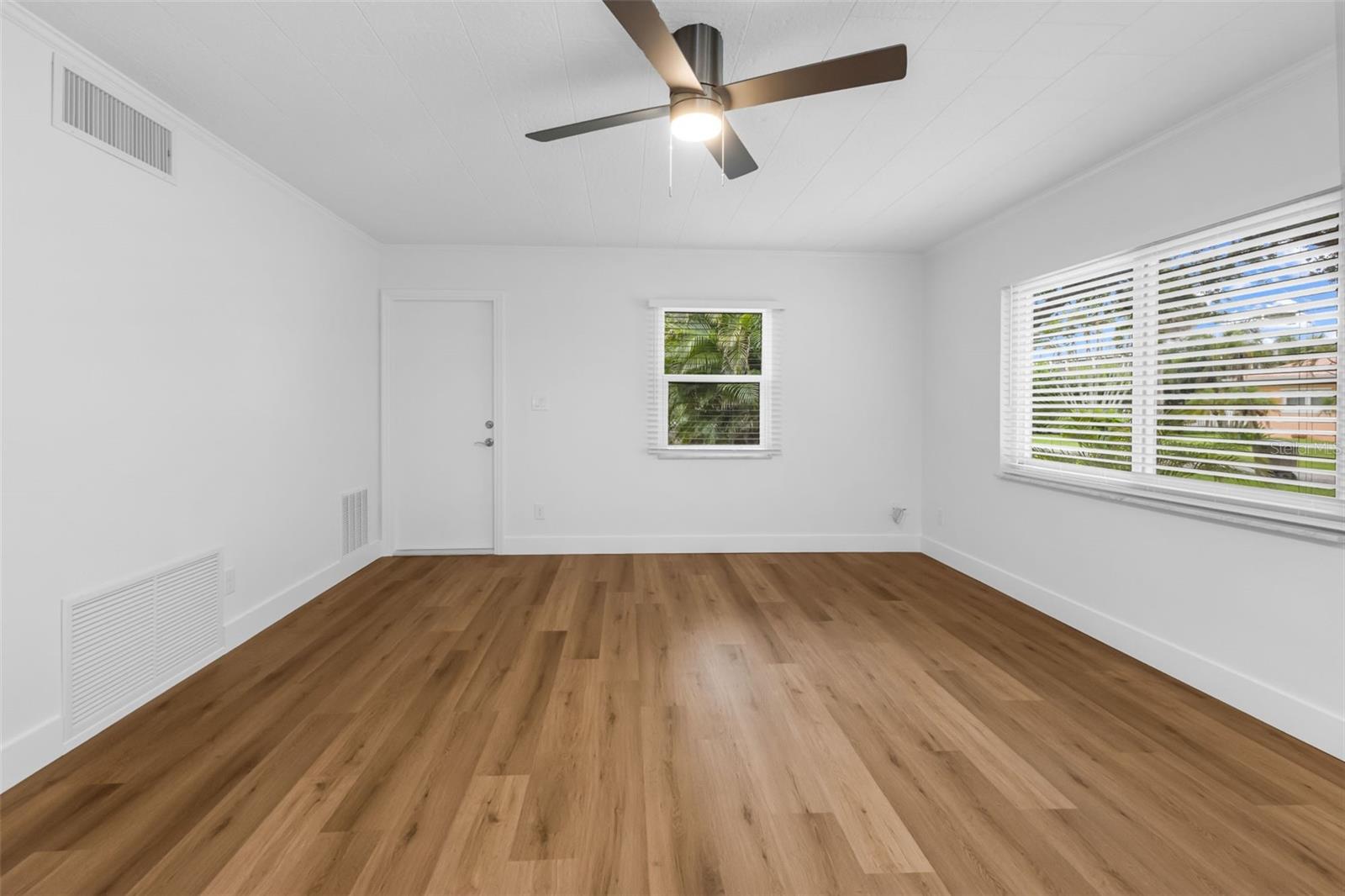 Image 31 of 89 For 418 Durrance Street