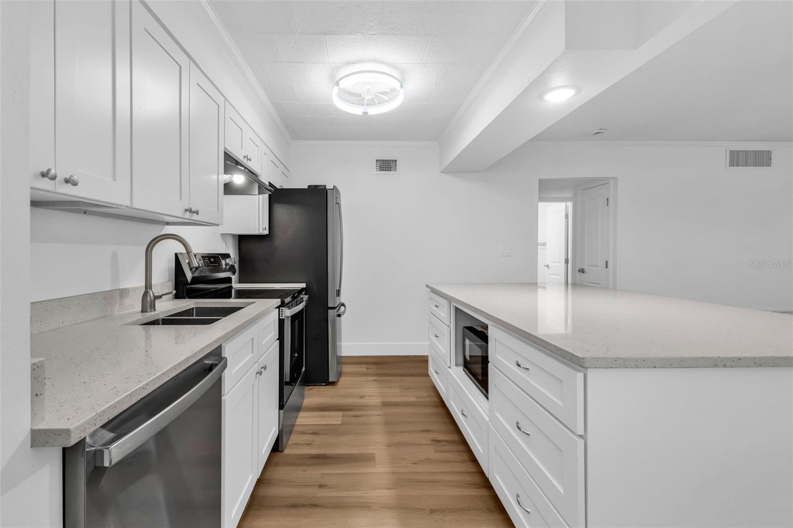 Image 34 of 89 For 418 Durrance Street