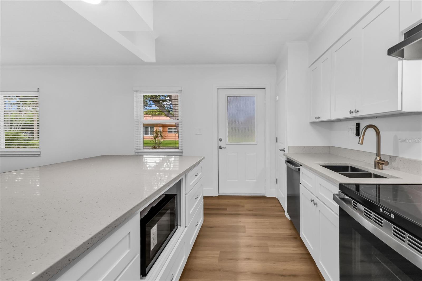 Image 37 of 89 For 418 Durrance Street