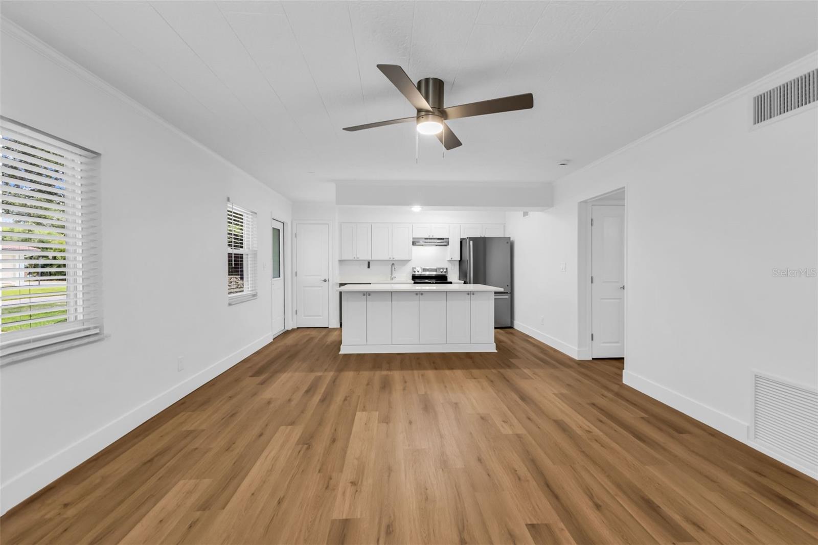 Image 40 of 89 For 418 Durrance Street