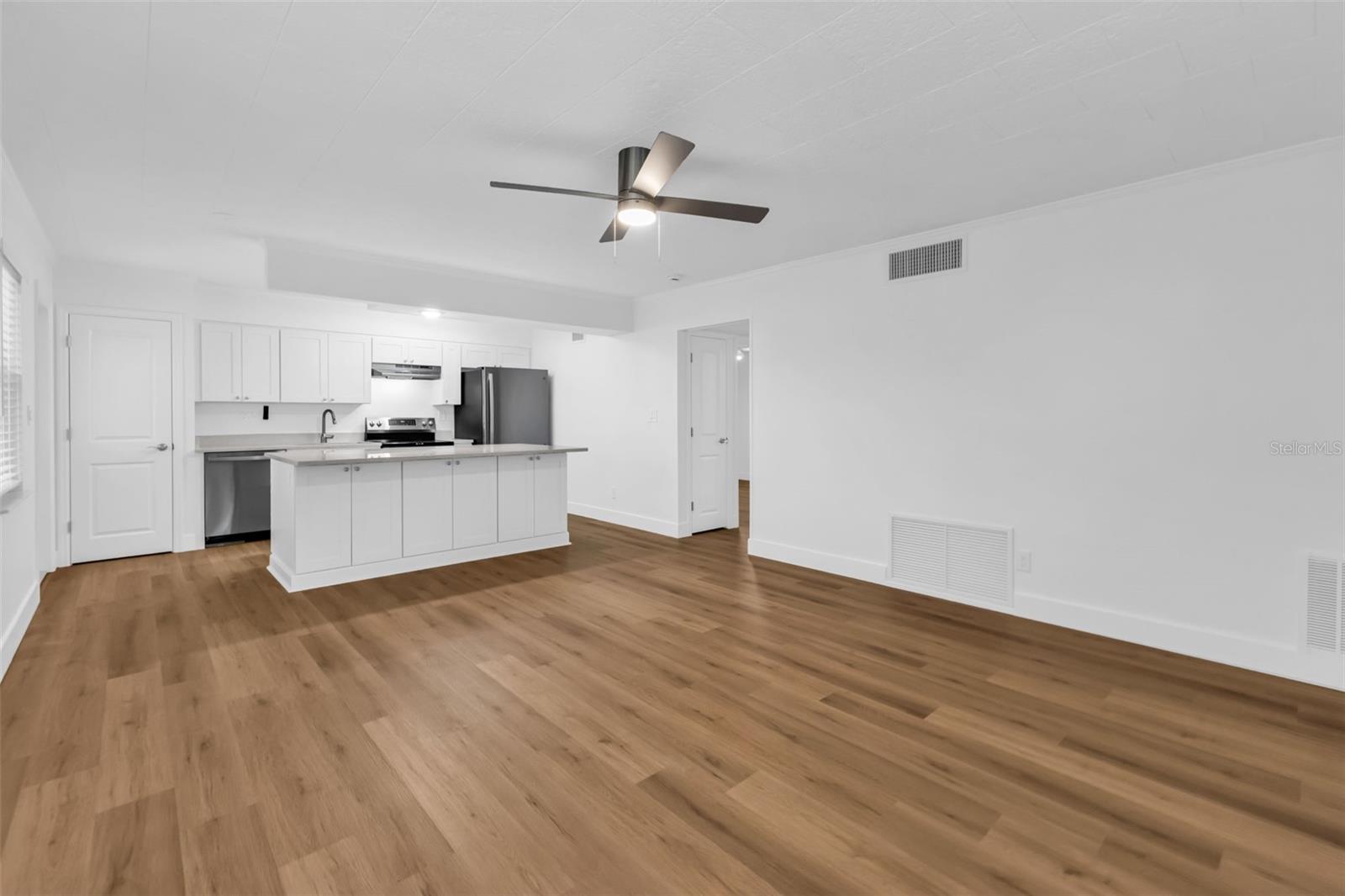 Image 41 of 89 For 418 Durrance Street