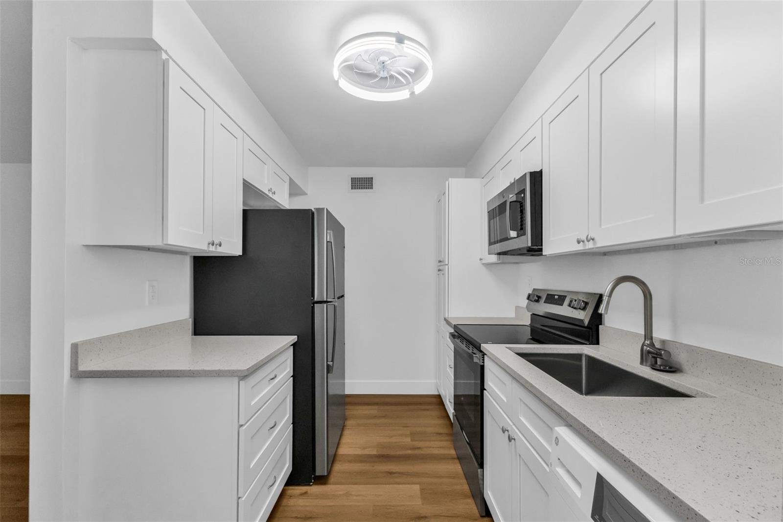 Image 7 of 89 For 418 Durrance Street