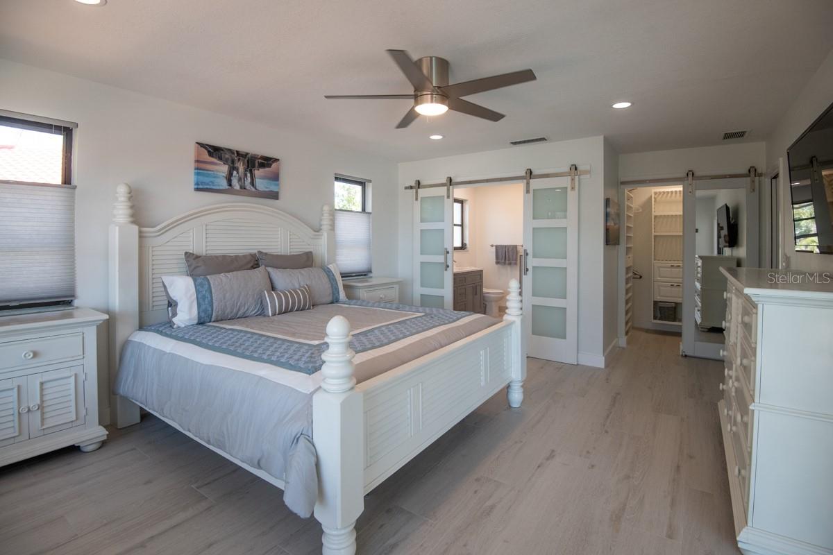 Image 13 of 42 For 915 Don Juan Court
