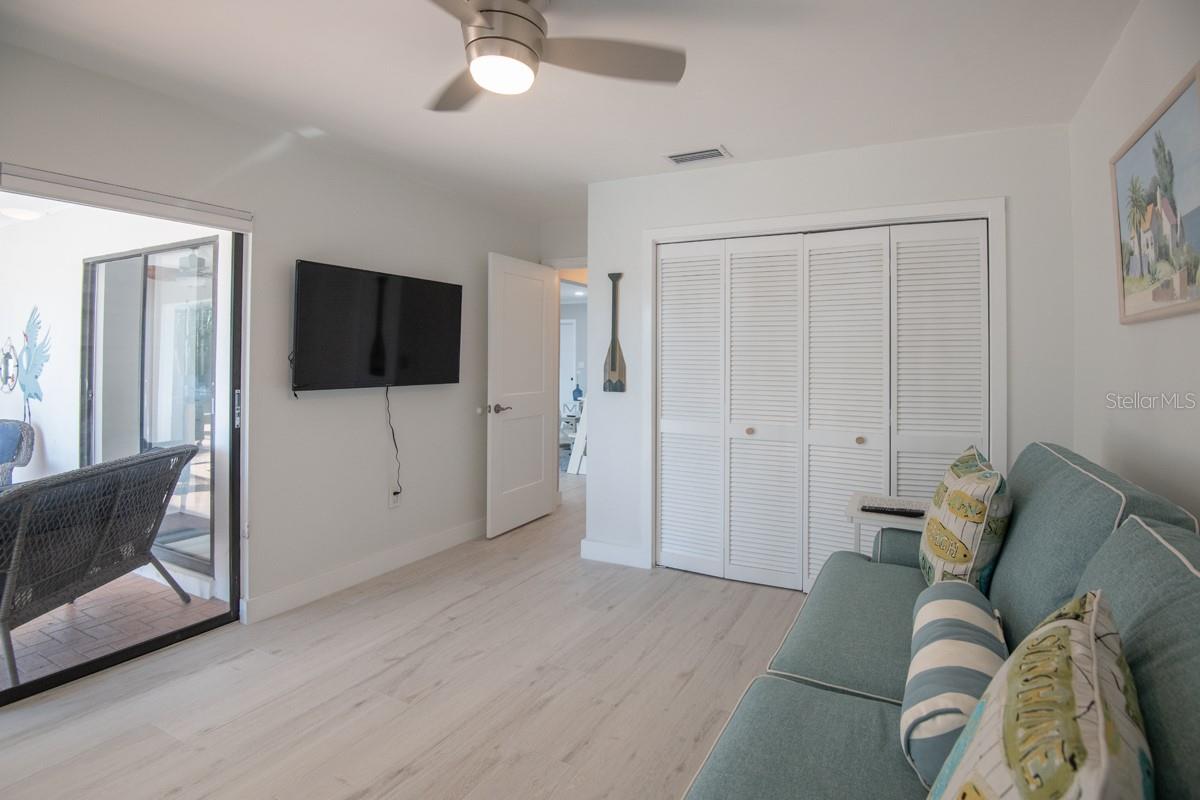 Image 19 of 42 For 915 Don Juan Court