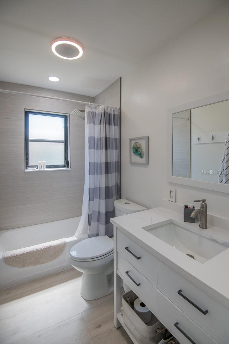 Image 24 of 42 For 915 Don Juan Court