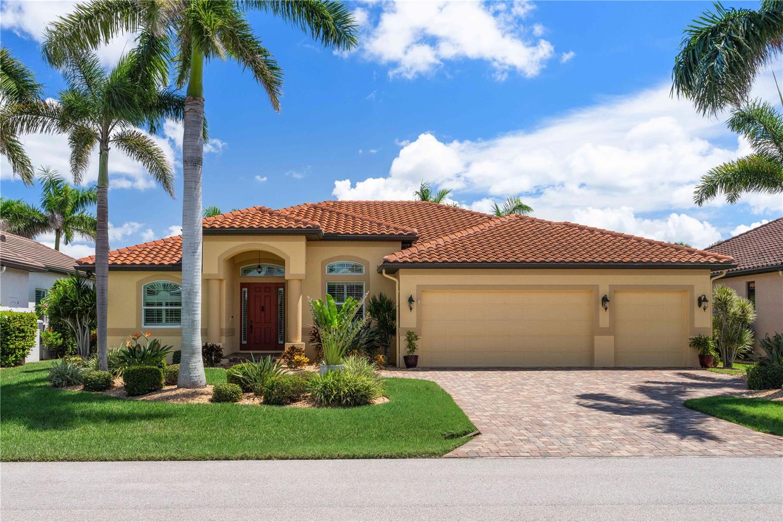 Image 18 of 83 For 48 Tropicana Drive