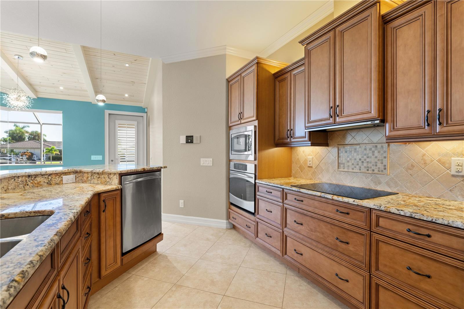 Image 35 of 83 For 48 Tropicana Drive