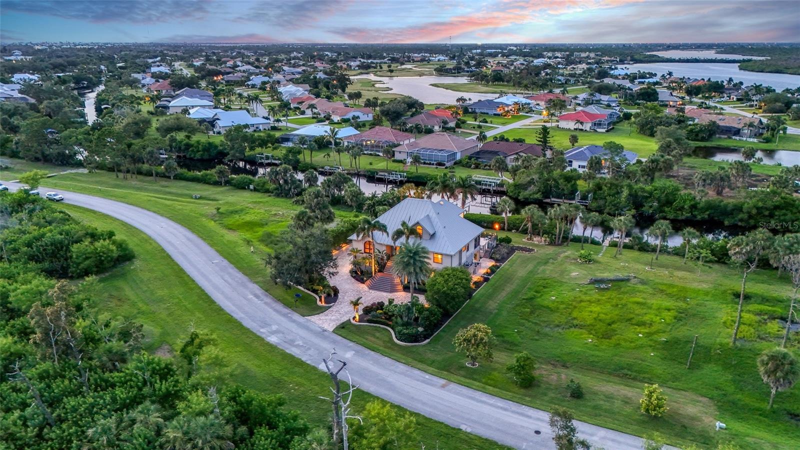 Image 11 of 100 For 10170 & 10180 Creekside Drive