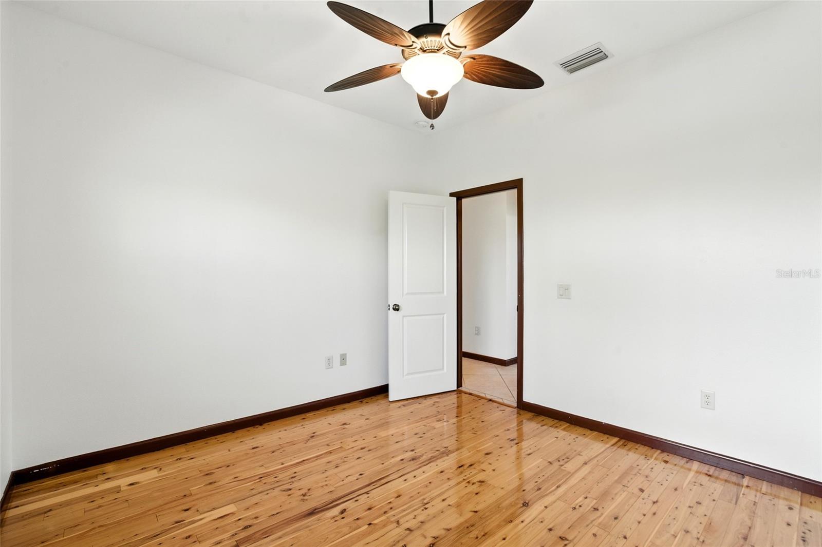 Image 31 of 100 For 10170 & 10180 Creekside Drive