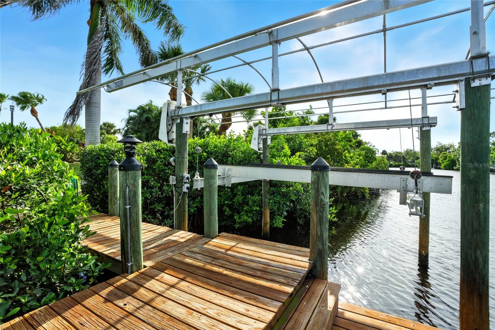 Image 4 of 100 For 10170 & 10180 Creekside Drive