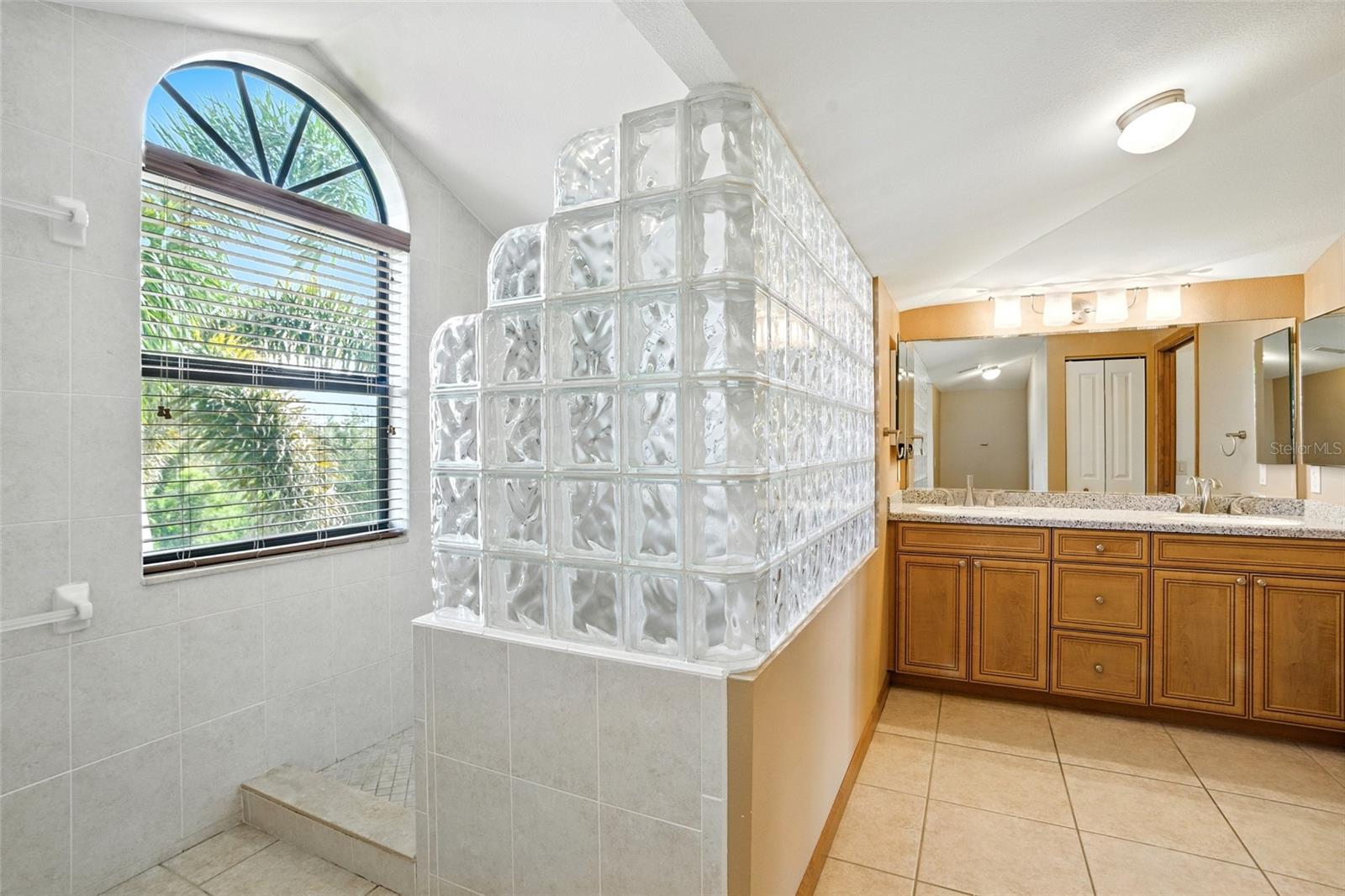 Image 41 of 100 For 10170 & 10180 Creekside Drive