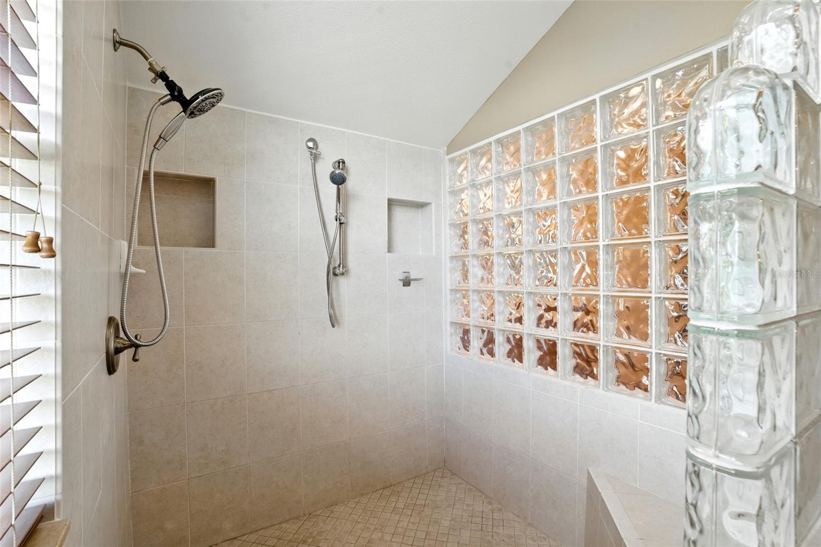 Image 42 of 100 For 10170 & 10180 Creekside Drive