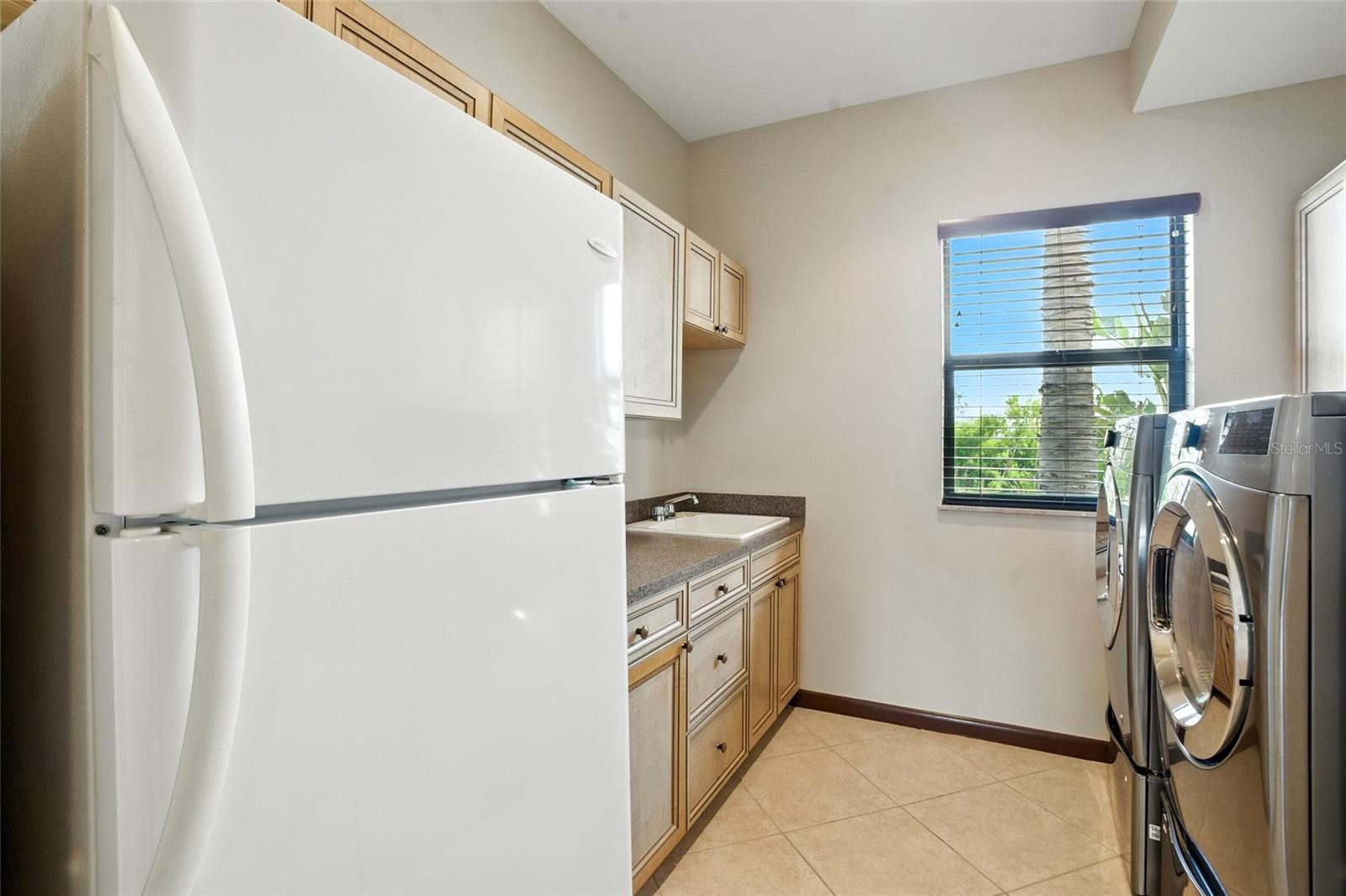 Image 45 of 100 For 10170 & 10180 Creekside Drive