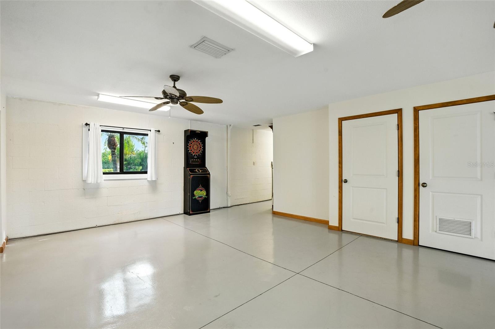 Image 55 of 100 For 10170 & 10180 Creekside Drive