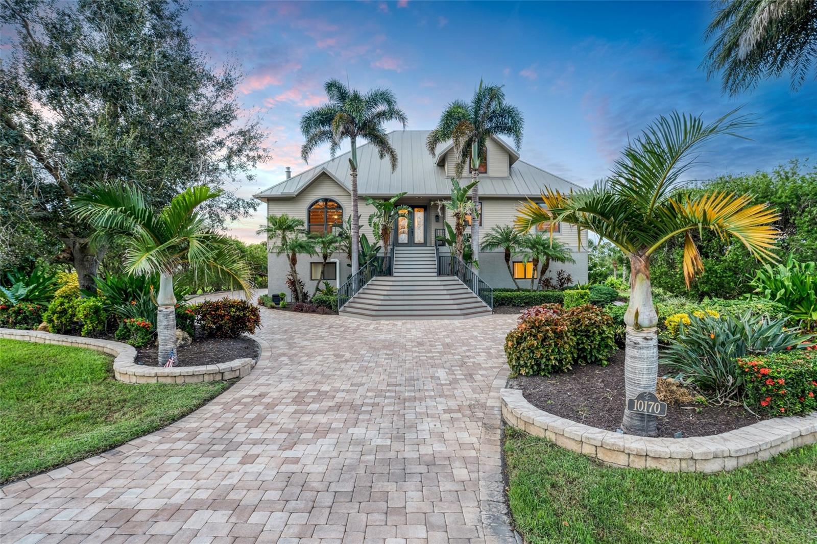Image 6 of 100 For 10170 & 10180 Creekside Drive