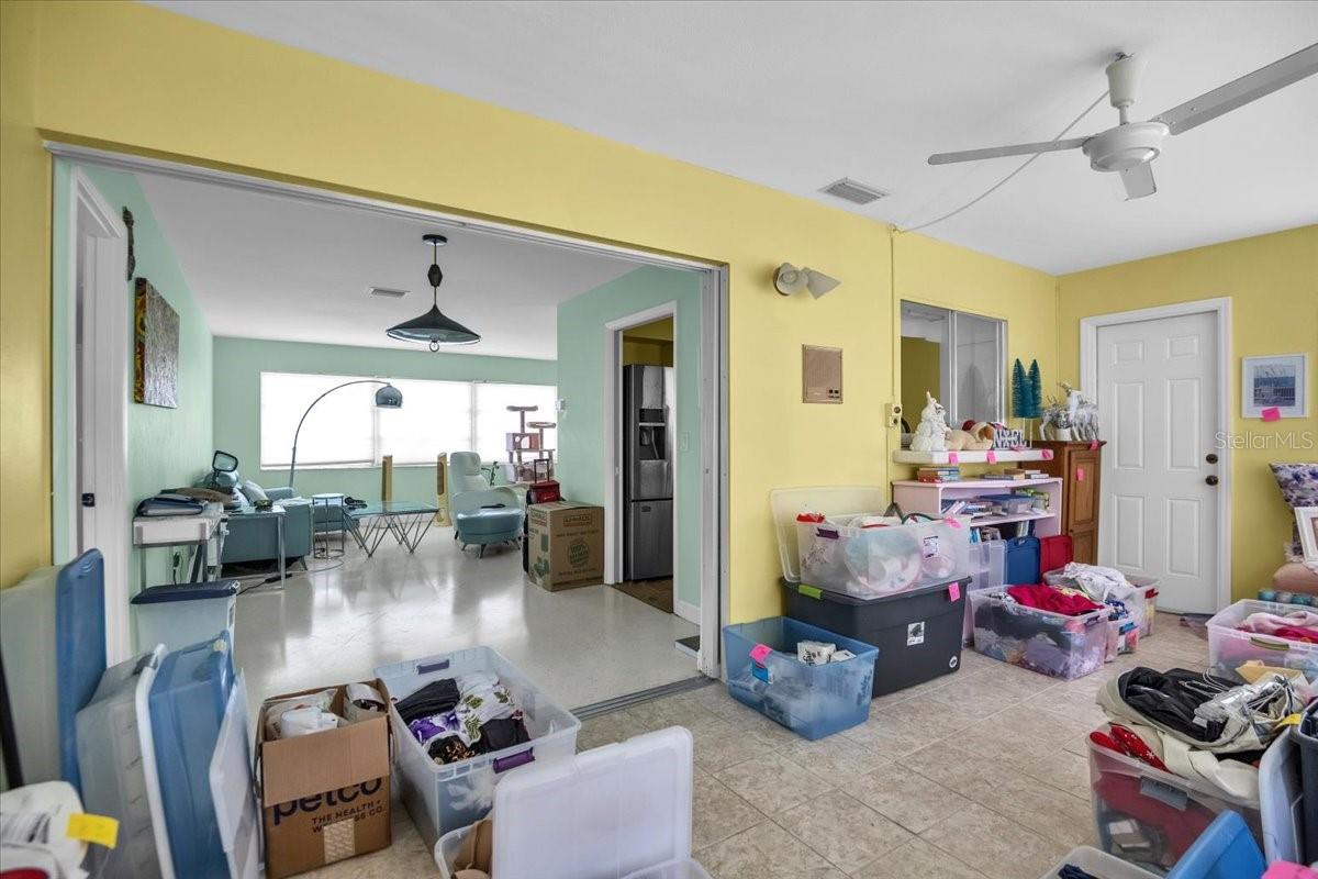 Image 11 of 25 For 371 Peppertree Road
