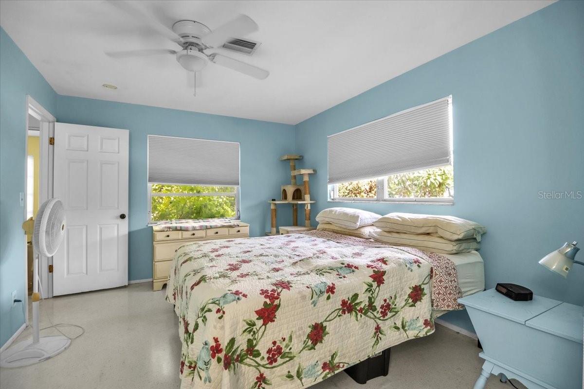 Image 14 of 25 For 371 Peppertree Road
