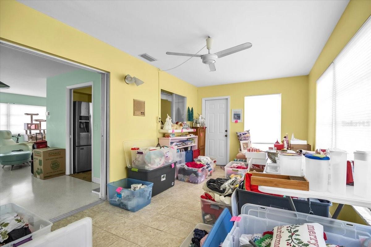 Image 9 of 25 For 371 Peppertree Road