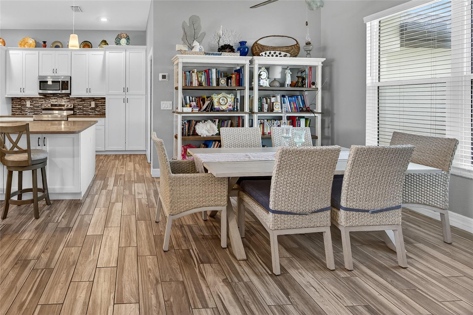 Image 13 of 39 For 25212 Alcazar Drive