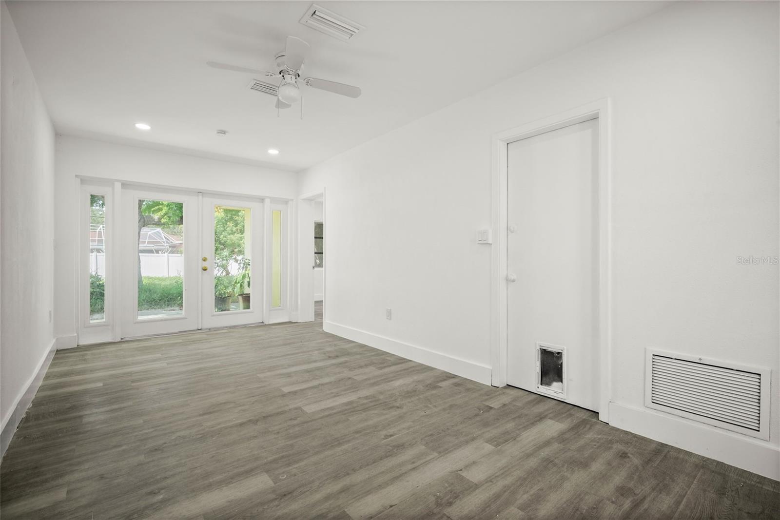 Image 8 of 33 For 104 Hercules Avenue