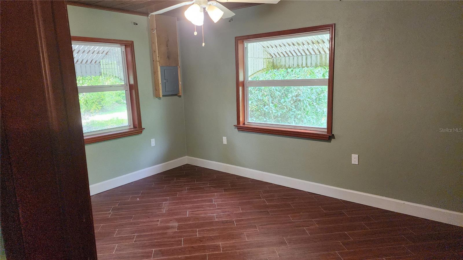 Image 14 of 66 For 8516 Riverside Drive