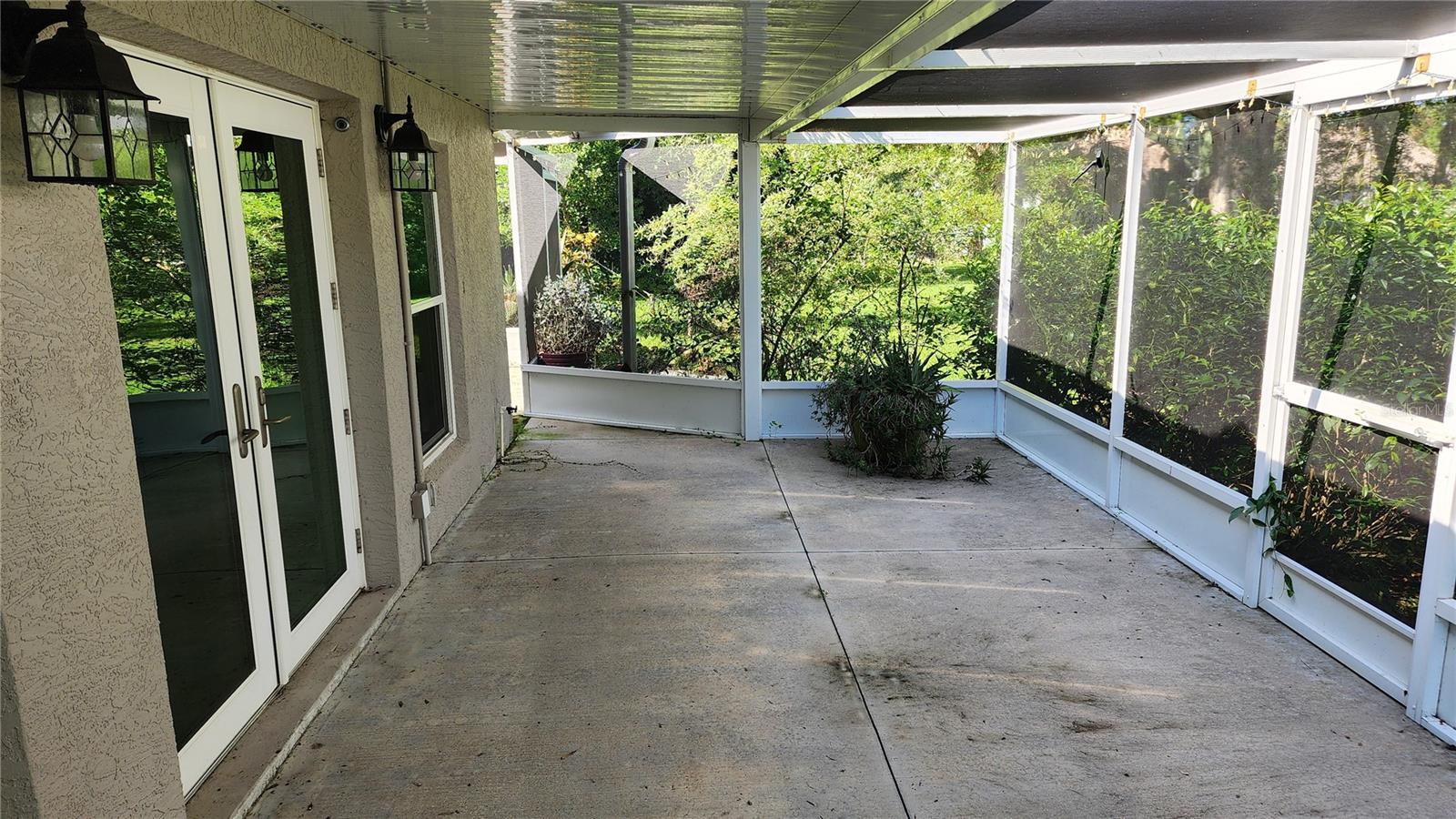 Image 31 of 66 For 8516 Riverside Drive