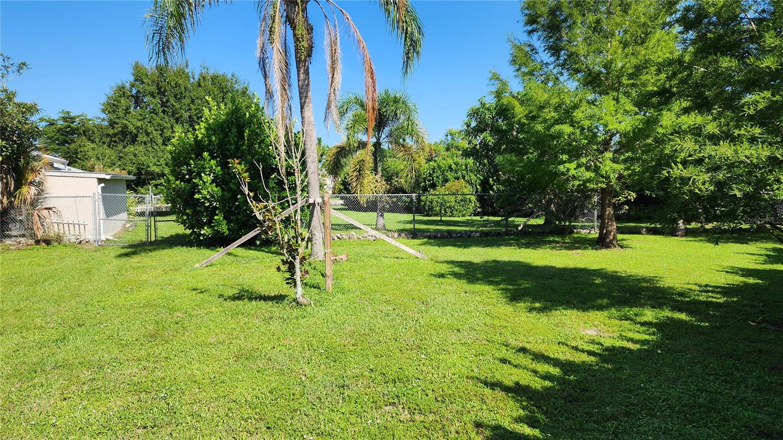 Image 48 of 66 For 8516 Riverside Drive