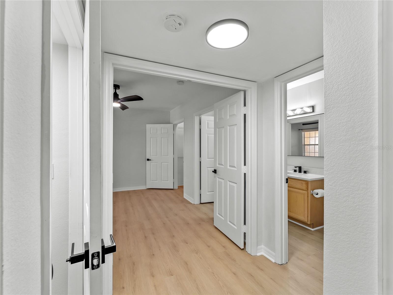Image 18 of 39 For 1120 Villagio Circle 202