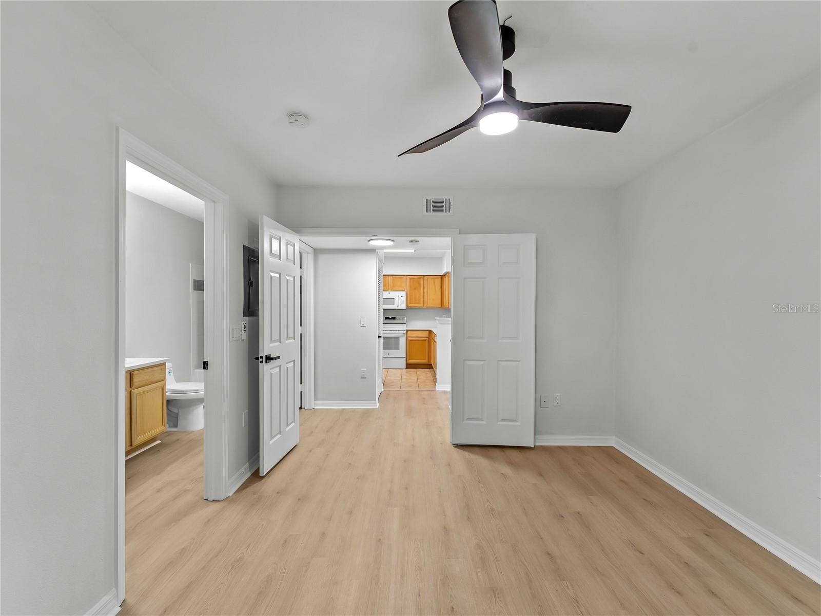 Image 22 of 39 For 1120 Villagio Circle 202