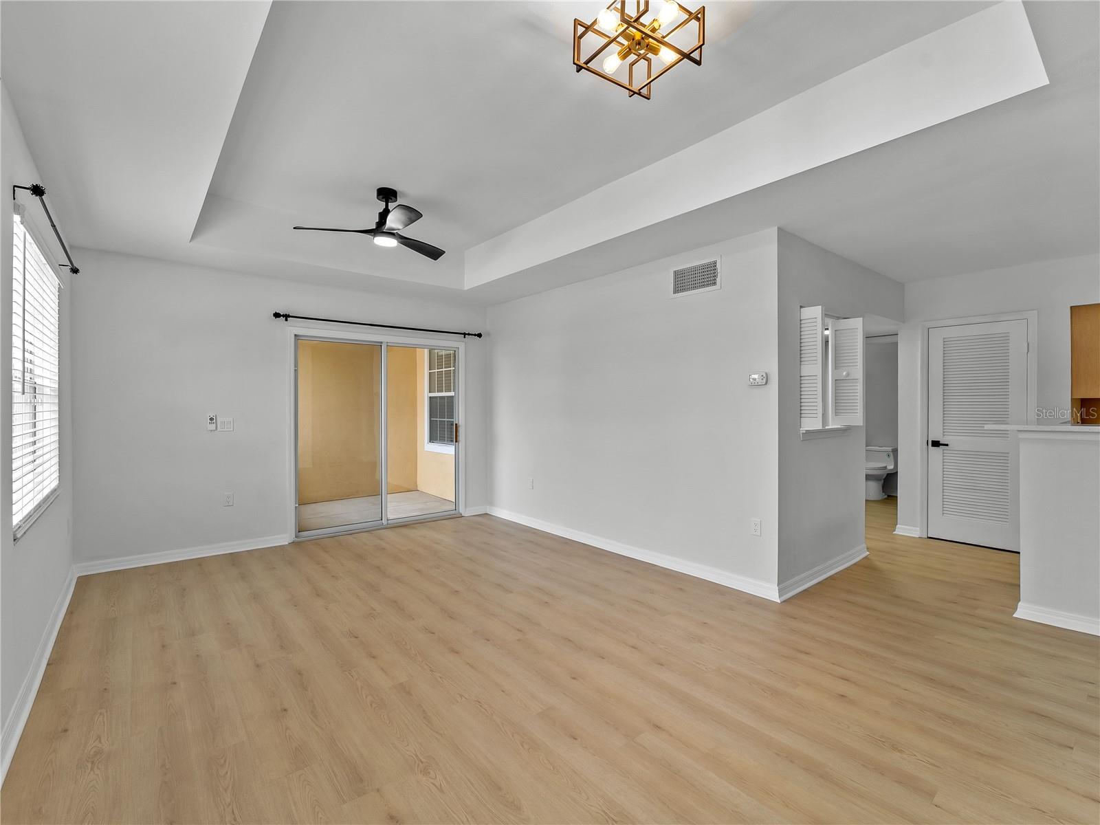 Image 8 of 39 For 1120 Villagio Circle 202