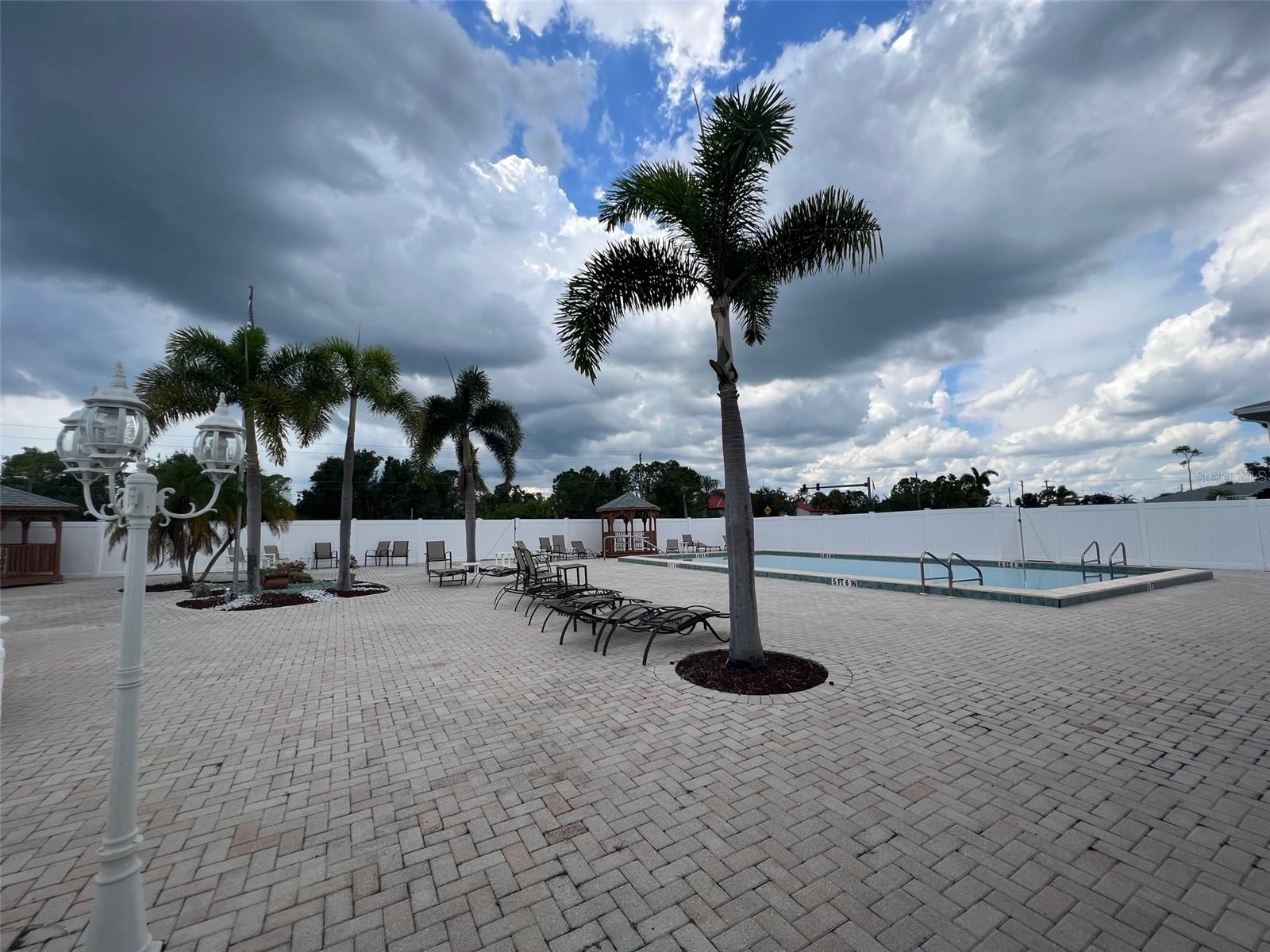 Image 34 of 38 For 25225 Rampart Boulevard 2006