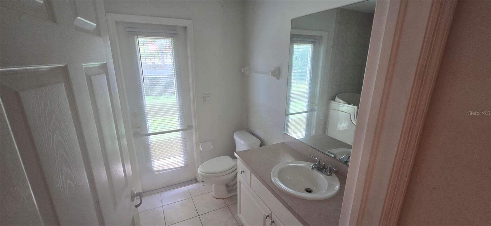 Image 14 of 17 For 1296 Banter Circle