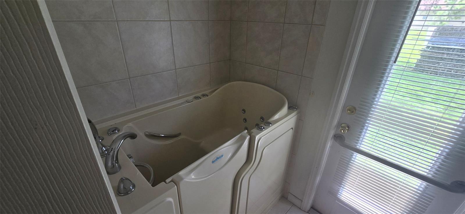 Image 15 of 17 For 1296 Banter Circle