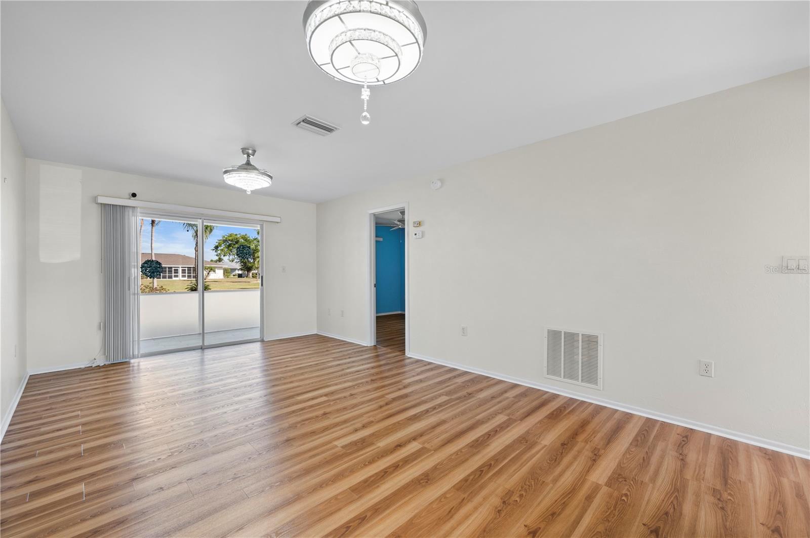 Image 7 of 32 For 12538 Kingsway Circle 1902