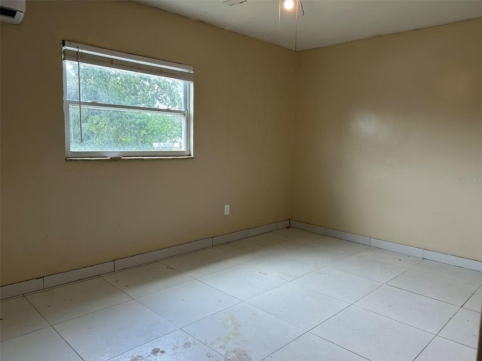 Image 3 of 5 For 1816 Narranja Street A