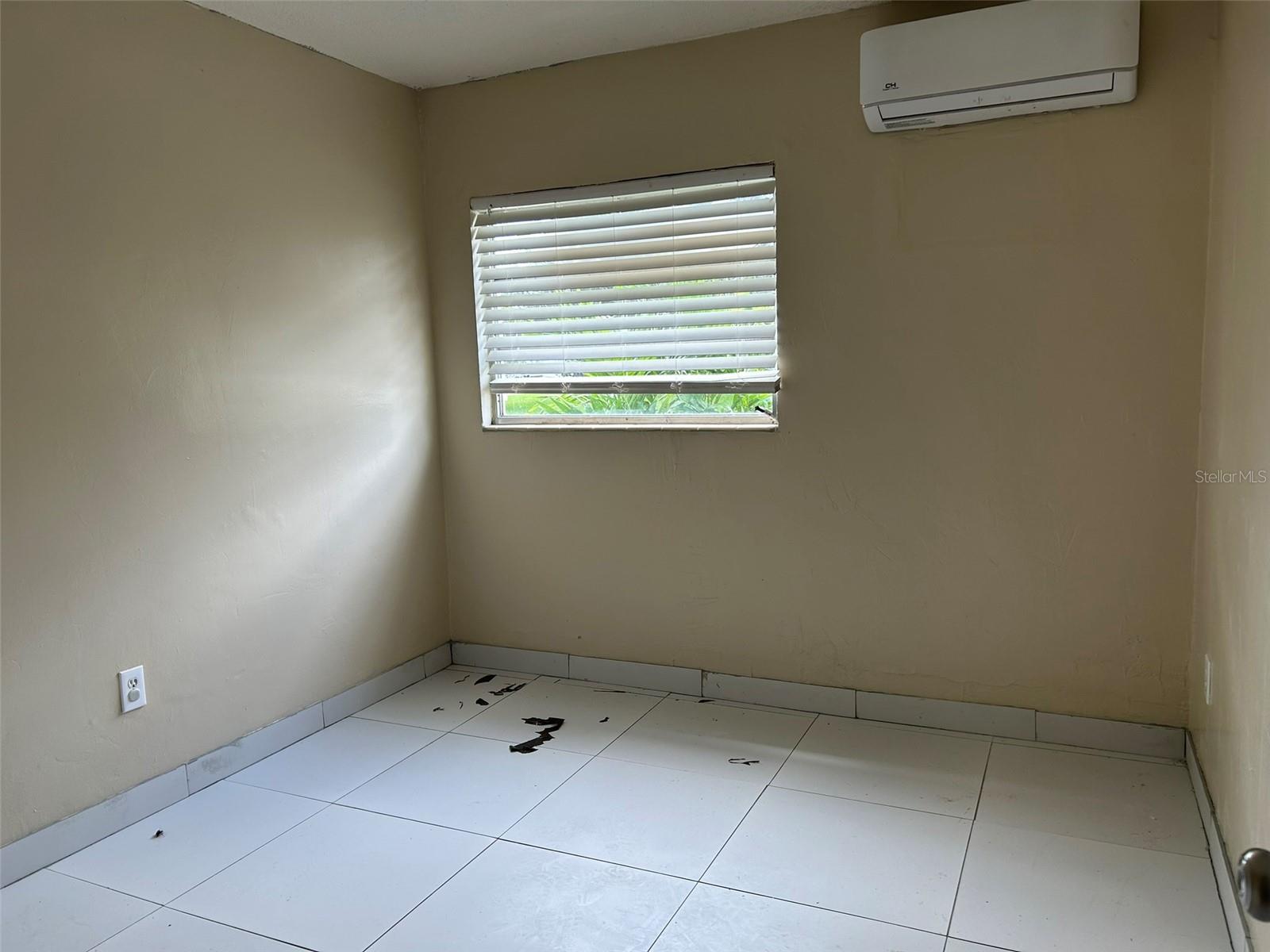 Image 4 of 5 For 1816 Narranja Street A