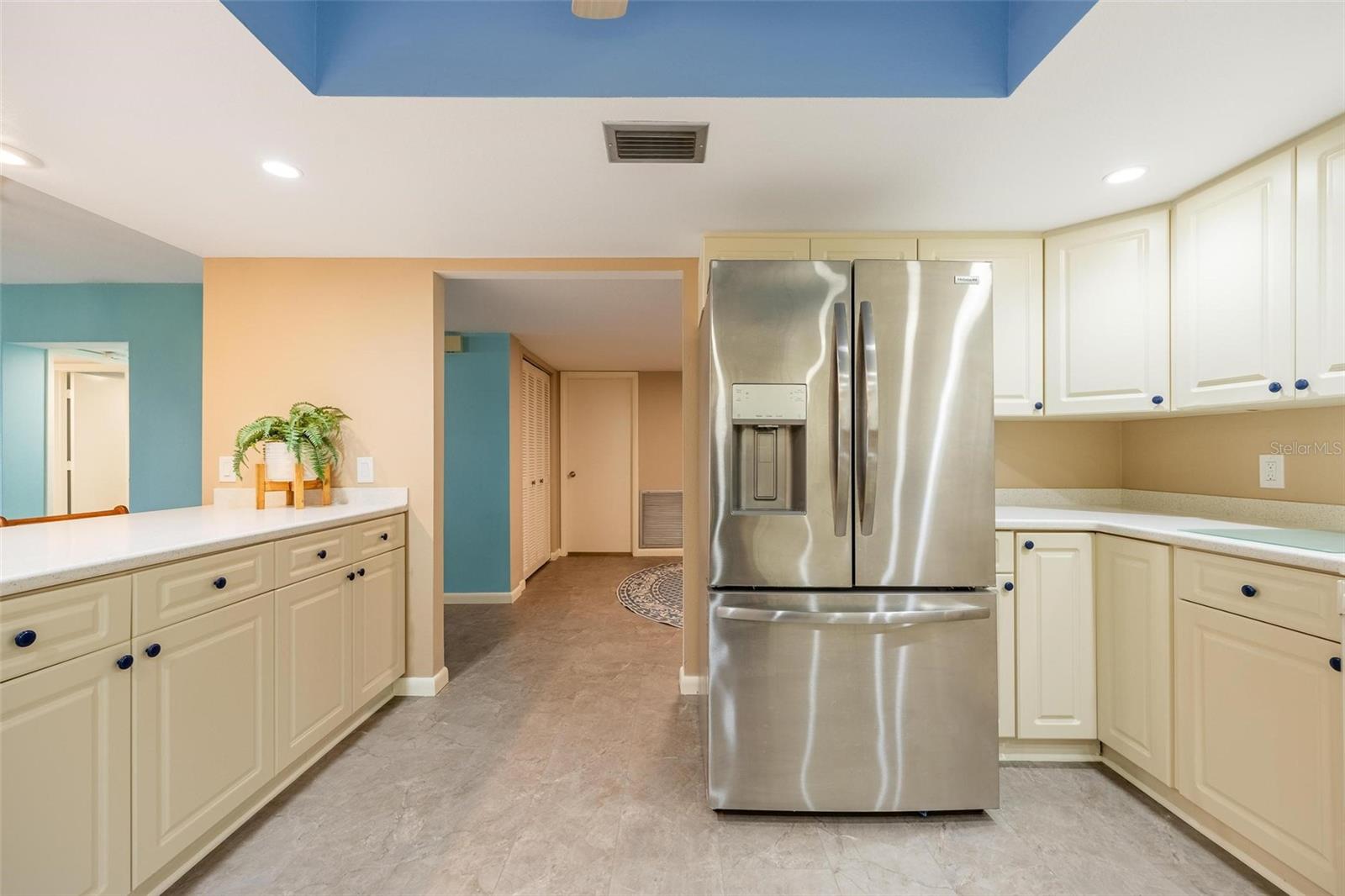 Image 18 of 55 For 3250 Southshore Drive 55a